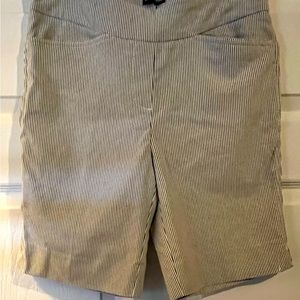 Hilary Radley Bermuda Size M